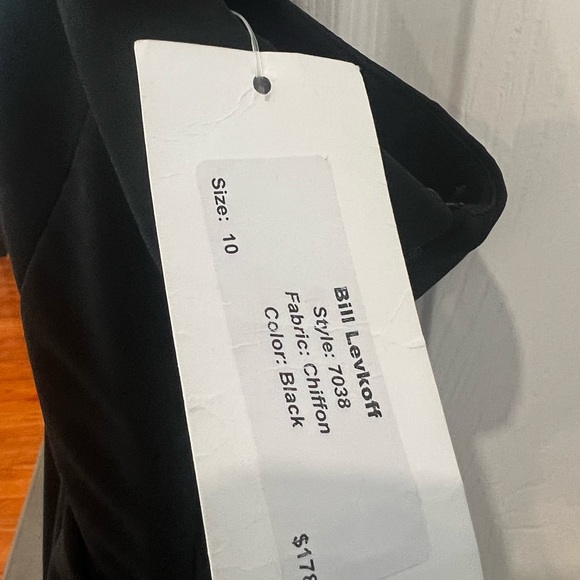 Formal one shoulder Bill Levkoff formal dress size 10.. Color black 👗🥻 - Picture 4 of 4